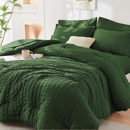 HYMOKEGE Dark Green King Size Comforter Set Seersucker 7 Pieces, All Season Luxury Bed in a Bag for Bedroom, Bedding Set with Comforters, Sheets, Pillowcases & Shams