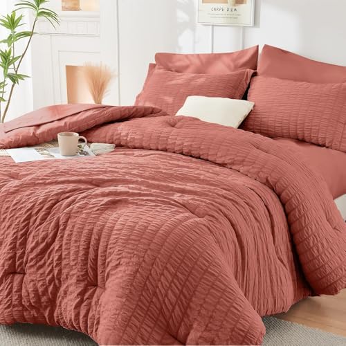 HYMOKEGE Coral California King Comforter Set Seersucker 7 Pieces, All Season Luxury Bed in a Bag for Bedroom, Bedding Set with Comforter, Sheets, Pillowcases & Shams