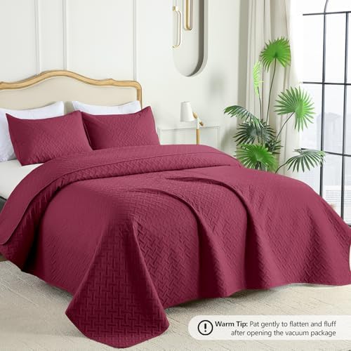 FLYMME Quilts King Size,Lightweight Burgundy Bedspreads,Basket Weave Pattern,Ultra Soft Microfiber Bed Coverlet 3 Pieces for All-Seasons (1 Quilt,2 Pillow Shams)