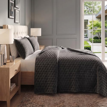 Tribeca Living Lugano Oversized Velvet Quilt Set - All Season, Extra Large, 3 Piece King Size Comforter Set with 2 Pillow Shams in Smoke Grey Honeycomb Pattern 260GSM