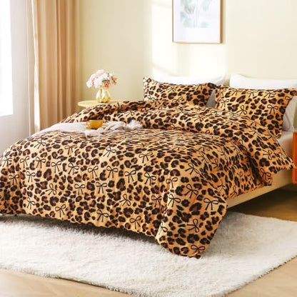 Mooreeke Full Size Comforter Sets, Leopard Print and Bow Tie Patterned Bedding for All Seasons, 3-Piece Vintage Bed in a Bag with Fluffy Quilted Reversible Comforter & 2 Pillow Shams