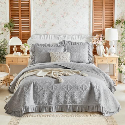 Ruffles Quilt Set King Size 96 * 108 in - 3 Pieces Solid Shabby Chic Farmhouse Ruffled Bedding Rustic Coverlet Lightweight Fluffy Summer Oversized Bedspread with Shams for Women Men Gray