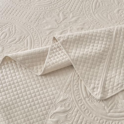 Qucover Oversized King Quilt Bedspread 132x 120, Extra Wide Alaska King Quilt, 3 Piece Soft Microfiber Lightweight Super King Quilts Set, Vintage Persian Pattern, with Pillow Shams, Beige