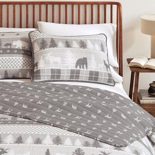Great Bay Home Lodge Quilt Set - 3-Piece Full/Queen Size Rustic Bedding Set - Lightweight, All-Season, Reversible Bedspread (Rustic Landscape Grey)