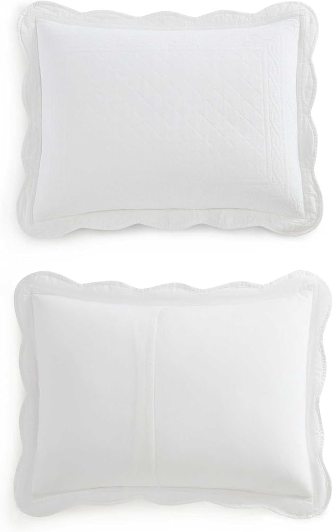 Martha Stewart - Twin Size Quilt Set, Soft & Breathable Cotton Percale Quilted Bedding with Matching Pillowcase, Scalloped Edge Bed Set, Vintage Scallop White