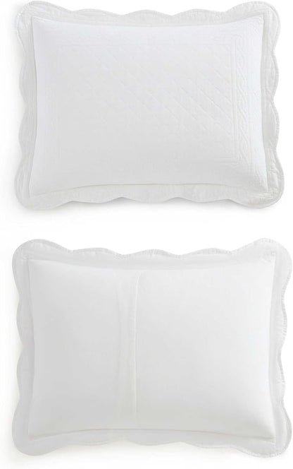 Martha Stewart - Twin Size Quilt Set, Soft & Breathable Cotton Percale Quilted Bedding with Matching Pillowcase, Scalloped Edge Bed Set, Vintage Scallop White