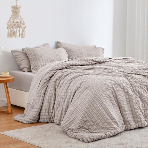 Love's cabin Seersucker Burlwood Twin Comforter Set
