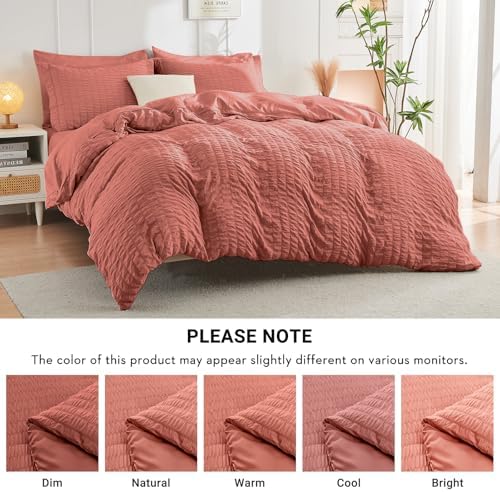 HYMOKEGE Coral Oversized Queen Comforter Set Seersucker 7 Pieces, All Season Luxury Bed in a Bag for Bedroom, Bedding Set with Comforter, Sheets, Pillowcases & Shams