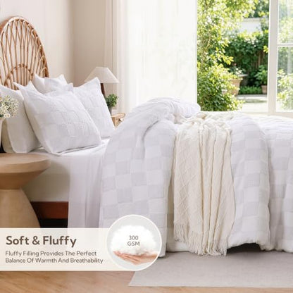 MR&HM Queen Comforter Set 7 Pieces, Checkered Boho Tufted Bed Set White