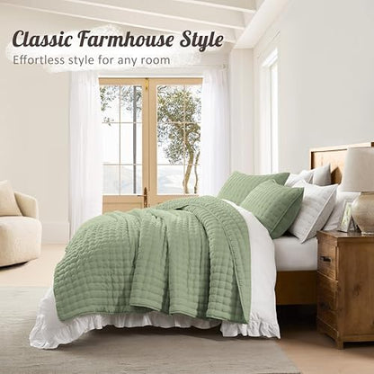 WDCOZY Cloud Soft Quilt Set, Oversized King Size, Sage, 116x106 inches