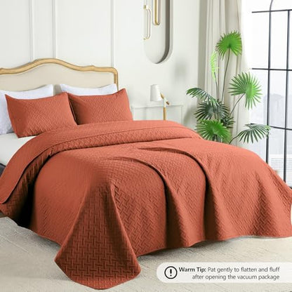 FLYMME Queen Quilt Bedding Set Burnt Orange Lightweight Bedspreads Full Size,Modern Style Geometric Weave Stripe Pattern,Soft Microfiber Bed Coverlet for All Season (1 Quilt, 2 Shams)