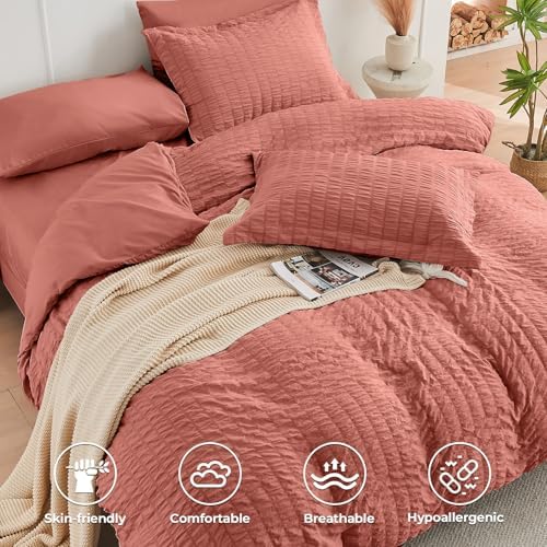 HYMOKEGE Coral Oversized King Comforter Set Seersucker 7 Pieces, All Season Luxury Bed in a Bag for Bedroom, Bedding Set with Comforter, Sheets, Pillowcases & Shams