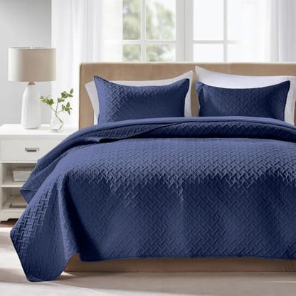 FLYMME Oversized King/California King Quilt Set 118"x106", Navy 3-Piece Floor-Length Bedspread, Premium Microfiber Lightweight Coverlet for King/California King Bed (1 Quilt, 2 Shams)