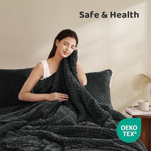Petrichor Fluffy Twin Comforter Set - Ultra-Soft Black Flannel Thick Comforter for Queen Bed, Luxury Warm Bedding Set for Winter & Fall, Cozy Fuzzy Bed Set 2 Pieces (1 Comforter & 1 Pillowcase)