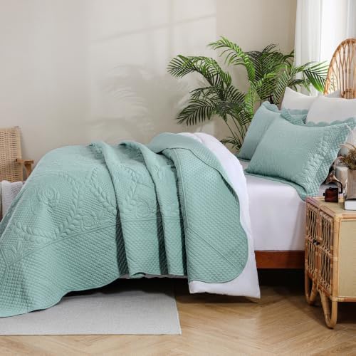 EVENHUG Oversized King Bedspreads California King Quilt Set with Pillow Shams Extra Wide Large King Size Quilts Lightweight Coverlet Bedding Sets Aqua Sky 120"x120"