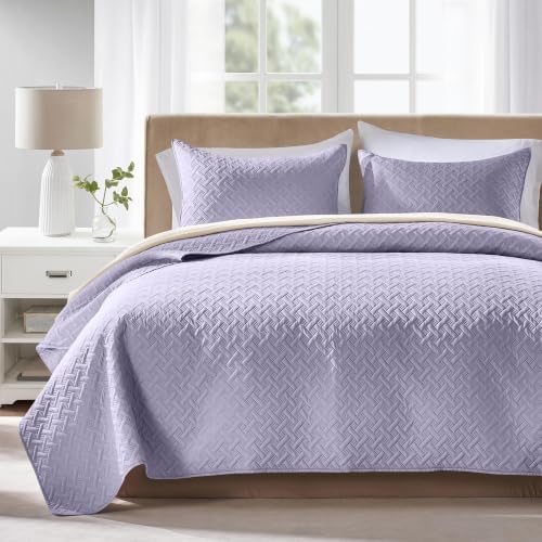 FLYMME Oversized King/California King Quilt Set 118"x106", Lavender 3-Piece Floor-Length Bedspread, Premium Microfiber Lightweight Coverlet for King/California King Bed (1 Quilt, 2 Shams)