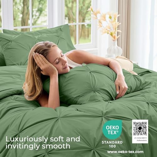 Sasttie King Size Comforter Set, 7-Piece Bed in a Bag, Pintuck Bedding Set for All Season, Includes Comforter, Flat Sheet, Fitted Sheet, Pillowcases and Pillowshams, Green