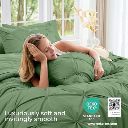 Sasttie King Size Comforter Set, 7-Piece Bed in a Bag, Pintuck Bedding Set for All Season, Includes Comforter, Flat Sheet, Fitted Sheet, Pillowcases and Pillowshams, Green