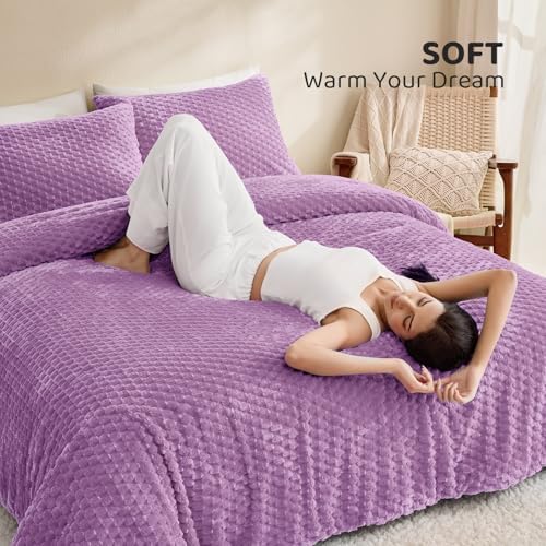 Petrichor Fluffy Queen Comforter Set - Ultra-Soft Lavender Flannel Thick Comforter for Queen Bed, Luxury Warm Bedding Set for Winter & Fall, Cozy Fuzzy Bed Set 3 Pieces (1 Comforter & 2 Pillowcases)