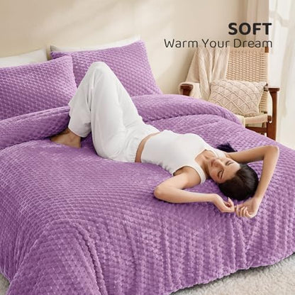 Petrichor Fluffy Queen Comforter Set - Ultra-Soft Lavender Flannel Thick Comforter for Queen Bed, Luxury Warm Bedding Set for Winter & Fall, Cozy Fuzzy Bed Set 3 Pieces (1 Comforter & 2 Pillowcases)