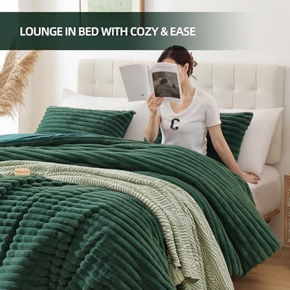 Smoofy Fluffy Queen Size Comforter 3 PCS - Dark Green Fleece Bedding Set