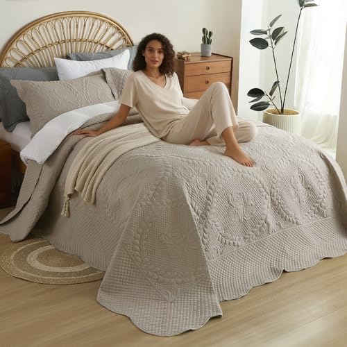 EVENHUG Oversized King Bedspreads California King Quilt Set with Pillow Shams Extra Wide Large King Size Quilts Lightweight Coverlet Bedding Sets Taupe 120"x128"