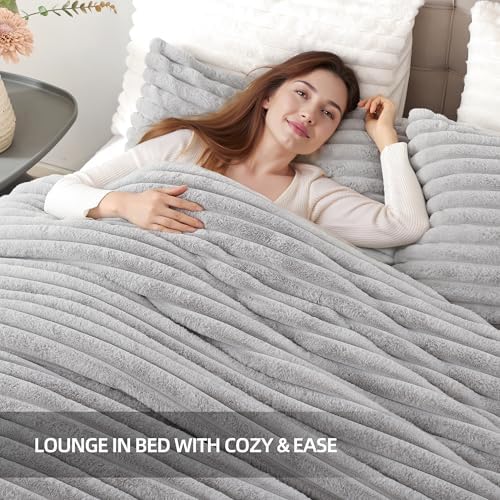 Smoofy Fluffy Full Size Comforter 3 PCS - Light Grey Fleece Bedding Set