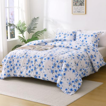 Mooreeke Floral Full Size Comforter Sets, Gradient Blue Flower Patterned Bed in a Bag for All Seasons, 3-Piece Farmhouse Rustic Bedding Set with Fluffy Quilted Reversible Comforter & 2 Pillow Shams