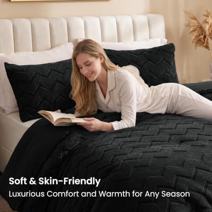 Love's cabin Fleece King Comforter Set, Fluffy Reversible Bedding, Black