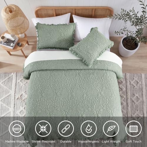 HORIMOTE HOME Sage Green Ruffled Quilt King Size, Shabby Chic Floral Quilt Set Lightweight Crinkled Farmhouse Rustic Bedding Set, 3 Pieces Reversible Bedspread with 2 Pillow Shams for All Season