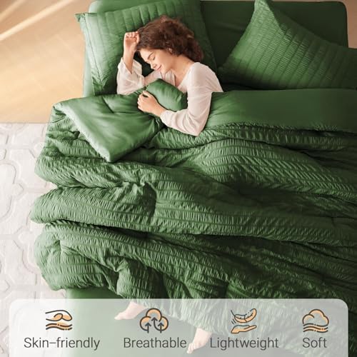 MUXHOMO 7 Pieces California King Comforter Set, Seersucker Bed in a Bag Cal King Size, All Season Luxury Bedding Set with Comforter, Flat Sheet, Fitted Sheet, Pillowcases & Shams, Dark Green