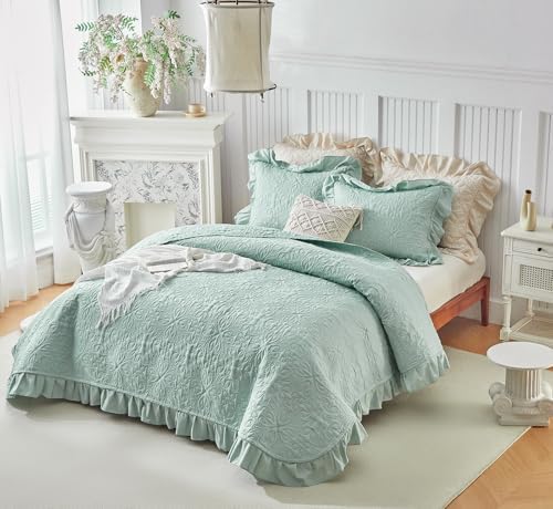 Ruffles Quilt Set Queen Size 96 * 96in - 3 Pieces Solid Shabby Chic Farmhouse Ruffled Bedding Rustic Coverlet Lightweight Fluffy Summer Oversized Bedspread with Shams for Women Men Light Green