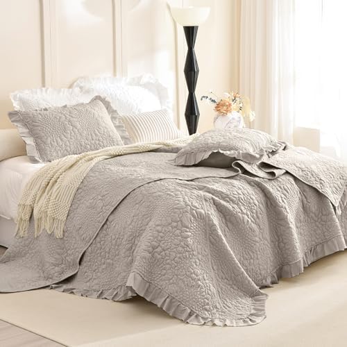 Masaca Oversized Quilt Queen Size(102"x118"),Linen Colored Ruffled Crinkled Lightweight Bedspreads & Coverlets Ultra Soft Shabby Farmhouse Rustic Stone-Washed Microfiber Quilt Bedding Set 3 Pieces