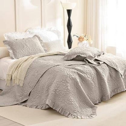 Masaca Oversized Quilt Queen Size(102"x118"),Linen Colored Ruffled Crinkled Lightweight Bedspreads & Coverlets Ultra Soft Shabby Farmhouse Rustic Stone-Washed Microfiber Quilt Bedding Set 3 Pieces