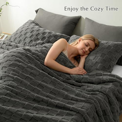 HIG 4pc 2-in-1 King Comforter Set with Detachable Fluffy Blanket, Dark Gray