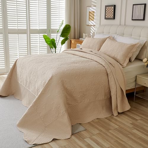 EVENHUG Oversized King Bedspreads California King Quilt Set with Pillow Shams Extra Wide Large King Size Quilts Lightweight Coverlet Bedding Sets Beige 120"x128"