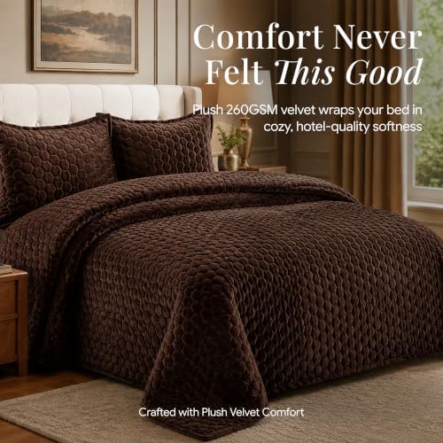 Tribeca Living Lugano Oversized Velvet Quilt Set - All Season, Extra Large, 3 Piece King Size Comforter Set with 2 Pillow Shams in Chocolate Honeycomb Pattern 260GSM