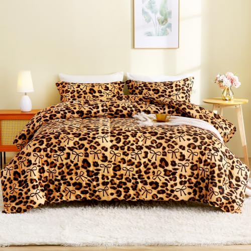 Mooreeke Twin Size Comforter Sets, Leopard Print and Bow Tie Patterned Bedding for All Seasons, 2-Piece Vintage Bed in a Bag with Fluffy Quilted Reversible Comforter & Pillow Sham