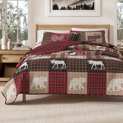 Great Bay Home Lodge Quilt Set - 2-Piece Twin/Twin XL Size Rustic Bedding Set - Lightweight, All-Season, Reversible Bedspread (Hemlock Red/Brown)