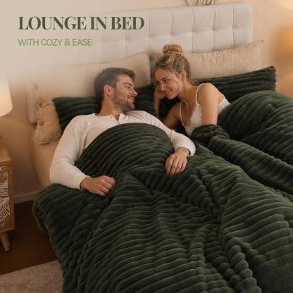 Smoofy Fluffy Full Size Comforter 3 PCS - Olive Green Fleece Bedding Set
