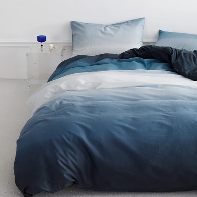CLOTHKNOW Blue White King Size Comforter Set Blue Gradient Bedding Comforter Sets Soft All Season Navy Comforter with 2 x Pillow Cases