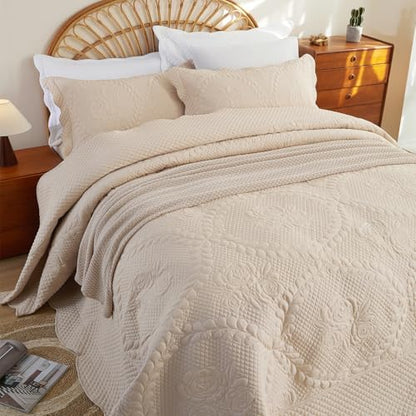 EVENHUG Oversized King Bedspreads California King Quilt Set with Pillow Shams Extra Wide Large King Size Quilts Lightweight Coverlet Bedding Sets Beige 120"x128"