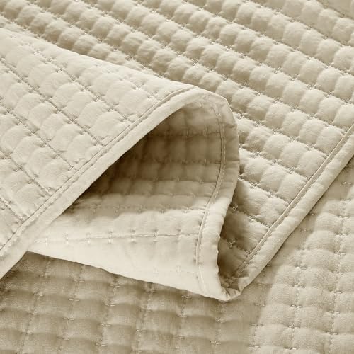 King Size Quilt-Lightweight Bedspreads Beige King Quilt Bedding Set