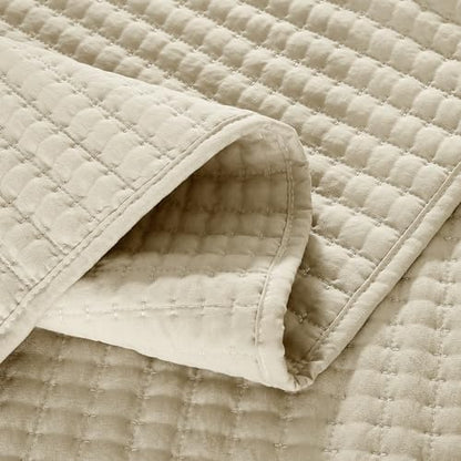 King Size Quilt-Lightweight Bedspreads Beige King Quilt Bedding Set