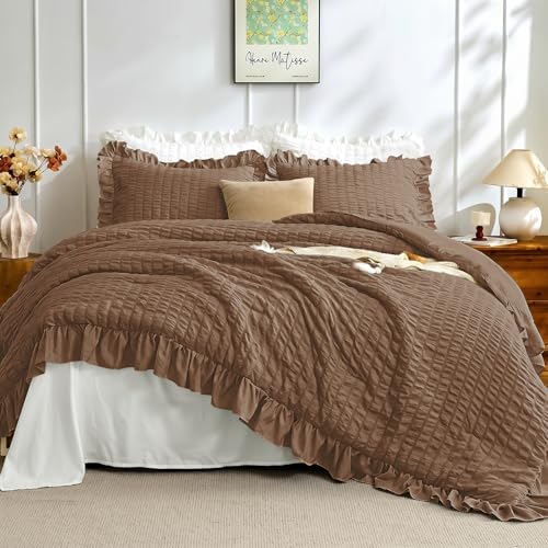 JOLLYVOGUE King Size Comforter Set, 3 Pieces Oak Brown Seersucker Comforters King Size, Lightweight & Fluffy Bedding Sets King for All Season with 1 Ruffle Comforter and 2 Ruffle Pillowshams