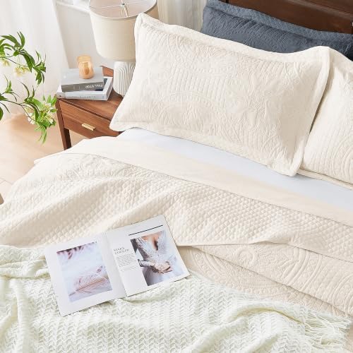 Qucover Oversized King Bedspread 132x120 Medallion Quilt Set Light Beige