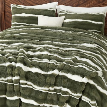 Wonderful 3 Pieces Fluffy Faux Rabbit Fur Comforter Set Queen Size, Dark Green Plush Fuzzy Bedding Set, Animal Stripes Design Warm Soft Comforter Bedding Set for All Season,90"x94"