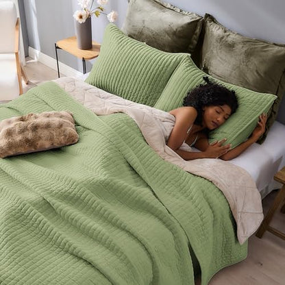 Wonderful Velvet Quilt Set, King Size Sage Soft Fluff Texture Coverlet with Shams, Channel Stitched Pattern, All-Season Use, Versatile Lightweight Bedspread for Bedroom Adults Teens Kids,106"x94"