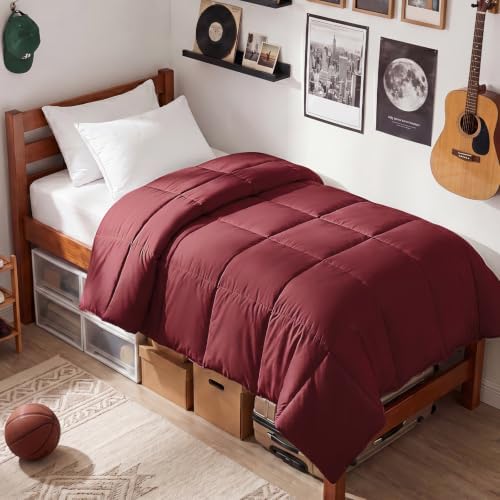 EASELAND Twin Size Down Alternative Comforter, Burgundy, 64x88 Inches