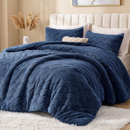 Love's cabin Fleece King Comforter Set, Fluffy Reversible Bedding, Navy